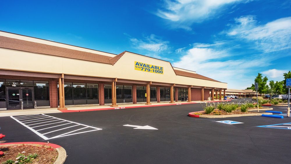 Cobblestone Shopping Center: 10 - 190 Hartnell Ave, Redding, CA 96002